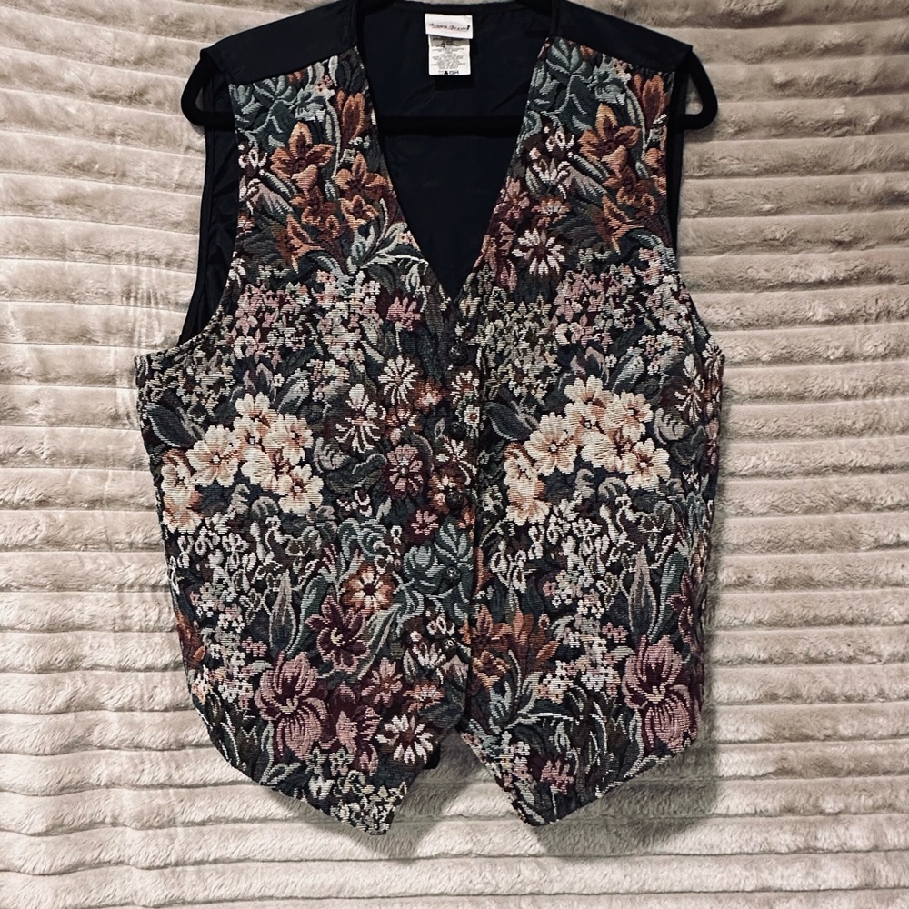 Vintage Bobbi brooks floral Tapestry Vest